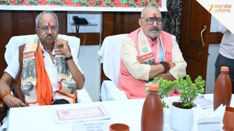 रायपुर में राहुल पर बरसे केंद्रीय मंत्री गिरिराज सिंह, कांग्रेस ने भी किया जोरदार पलटवार