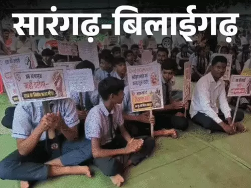 कहीं टीचर नहीं, कहीं खराब खाना, सड़क पर उतरे स्टूडेंट्स:स्कूली बच्चों के प्रदर्शन के 7 मामले; शिक्षक-प्रिंसिपल और वार्डन को हटाने समेत कई मांगें